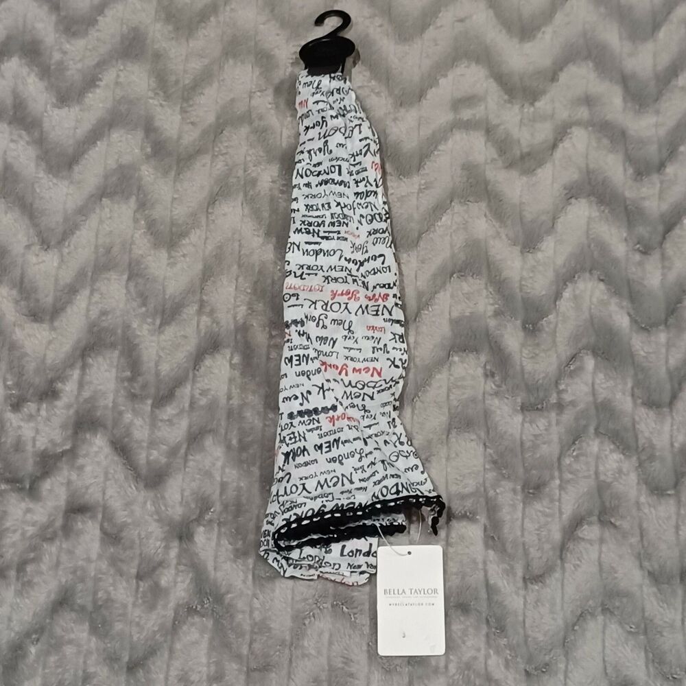 Bella Taylor Womens 20x70 White Black Bonjour Script Print Scarf With Lace NWT